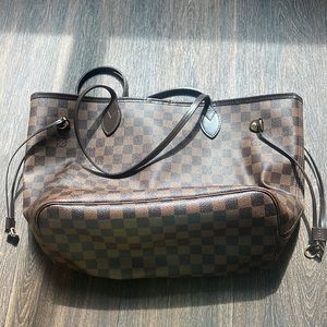 Louis Vuitton Neverfull MM Bag